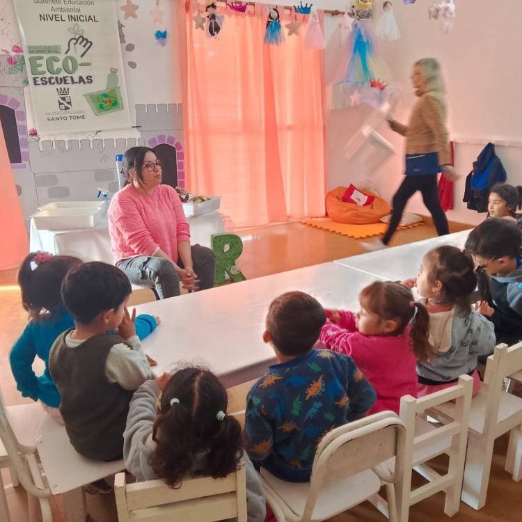 Se entregó una compostura en el marco de Eco escuelas al CAF 28