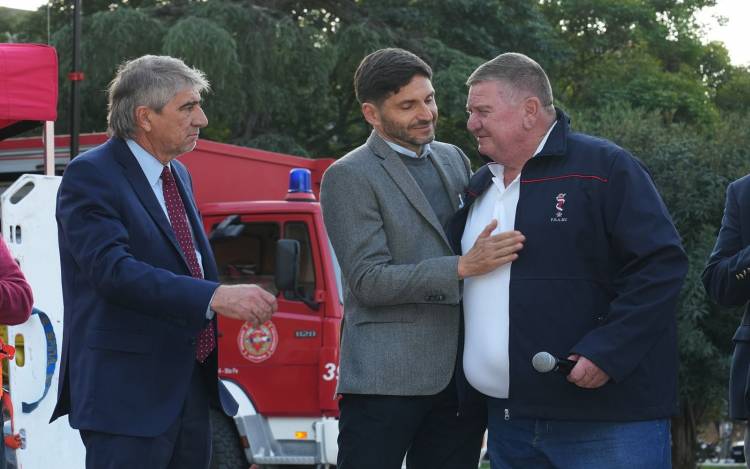 Pullaro: “Nuestro objetivo es que sean los bomberos más equipados y mejor entrenados de la Argentina”