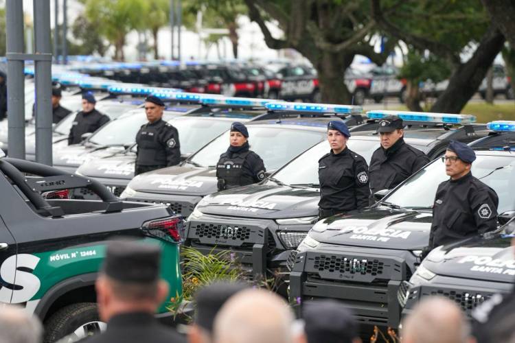Santo Tomé refuerza su seguridad con nuevas camionetas 0 Km para patrullaje