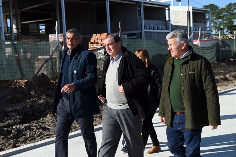 Acuerdo Capital: Poletti recorrió los avances de las obras de avenida Peñaloza y calle Larrea