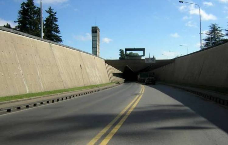 Trabajos de Mantenimiento Nocturno en el Túnel Subfluvial
