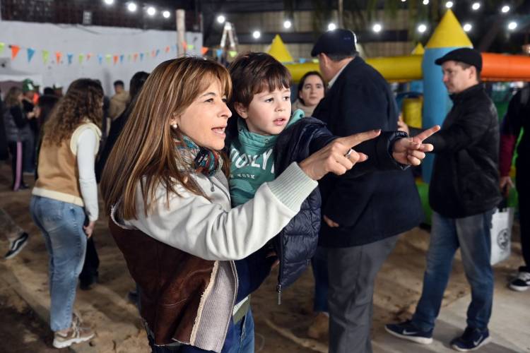Maria Luengo acompañó la inauguración del Paseo de la Cordialidad 