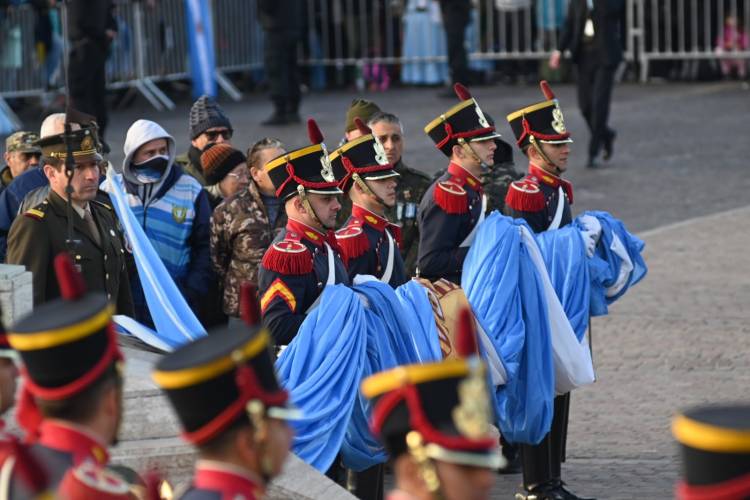 Se desarrolla el acto oficial por el Día Nacional de la Bandera