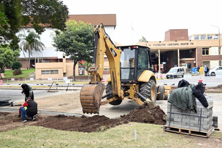 Con un 90?avance, se ultiman los detalles del tercer manda peatón en la Costanera