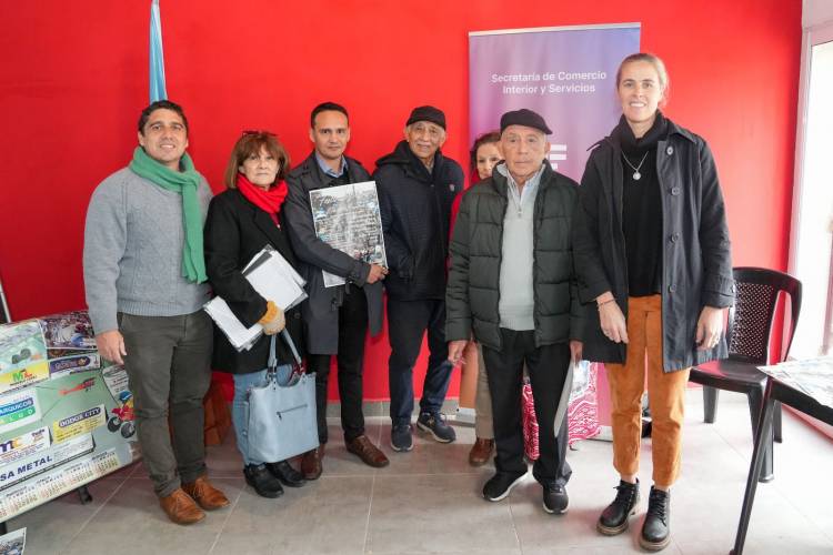 Día de la Bandera: Provincia acompaña las actividades organizadas por comerciantes de la avenida Facundo Zuviría en Santa Fe