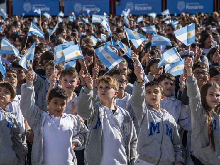 Miles de escolares de todo el país protagonizaron las promesas de lealtad a la Bandera