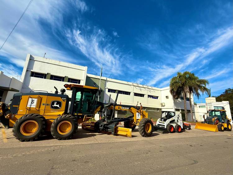 Nuevos aportes al parque de maquinarias en Santo Tomé