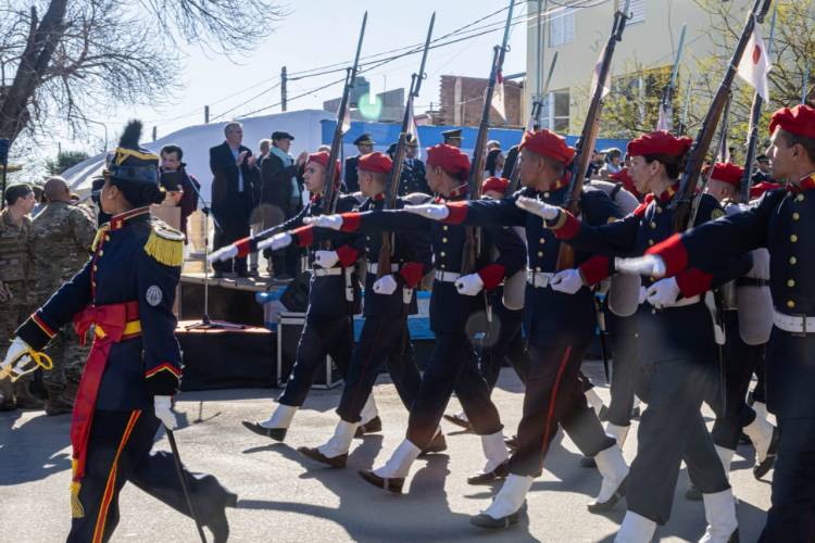 Santo Tomé conmemoró el Día de la Bandera