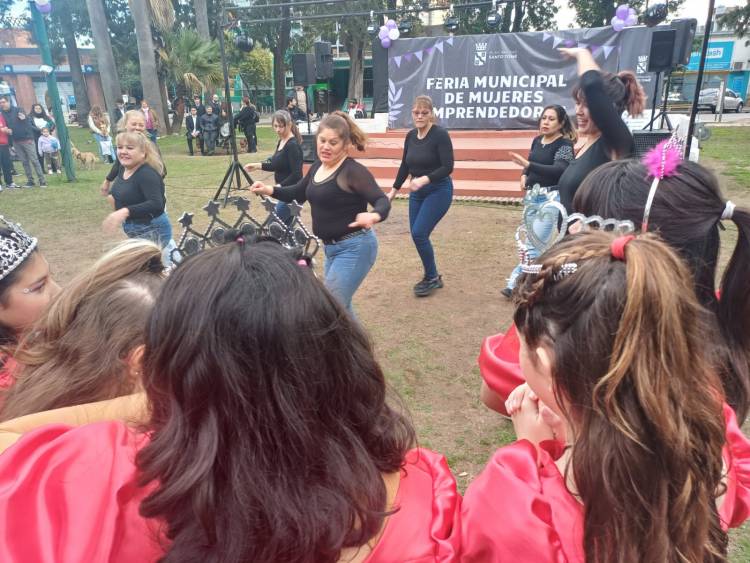 Se realizó una nueva edición de la Feria Municipal de Mujeres Emprendedoras