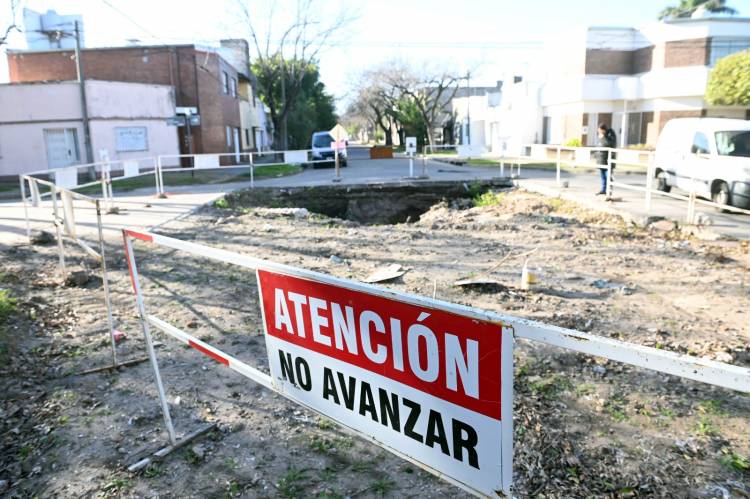 El Municipio licitó la reparación del bache de calle Gobernador Crespo y Roque Sáenz Peña