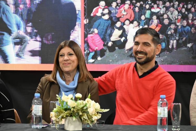 Clara García:"El domingo votamos para que Santa Fe consolide este modelo que mira todo el país"