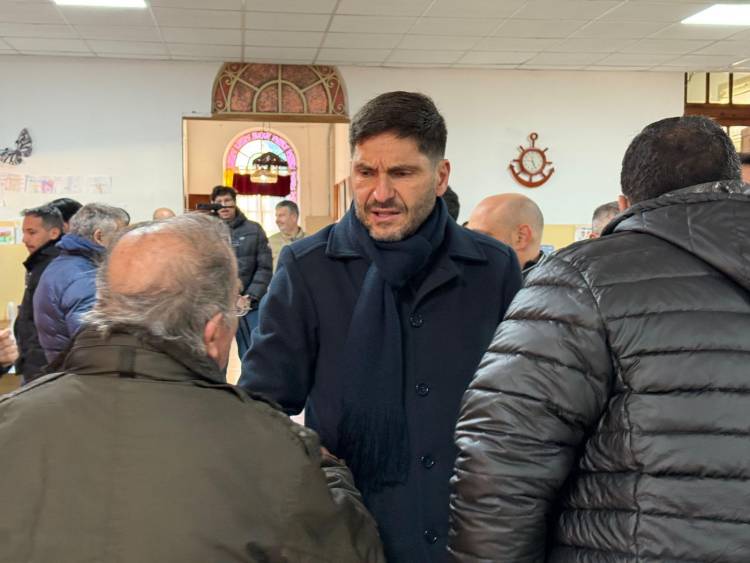 El gobernador Pullaro votó en Hughes y destacó la normalidad de los comicios en toda la provincia