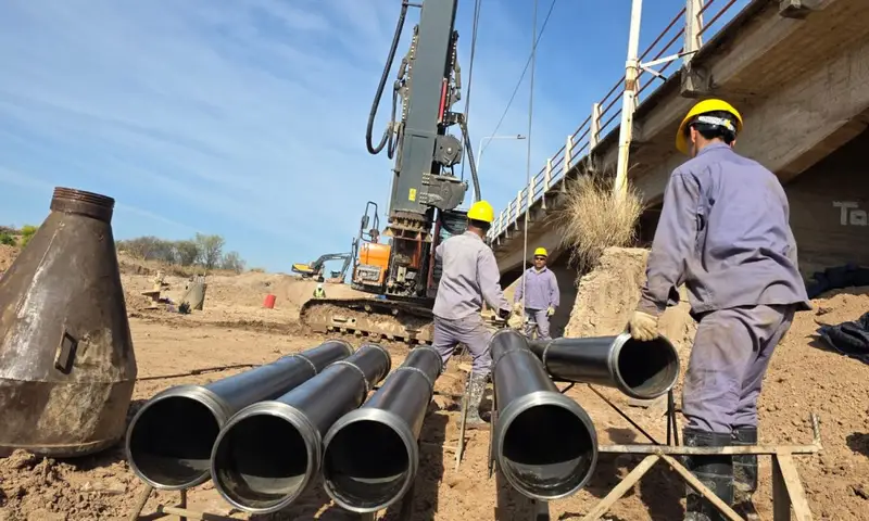 Se comenzaron a construir los PILOTES de la obra de ensanche de los 3 puentes ubicados sobre RP 4 (tramo Elisa – San Cristóbal)