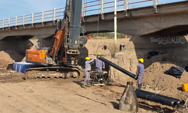 Se comenzaron a construir los PILOTES de la obra de ensanche de los 3 puentes ubicados sobre RP 4 (tramo Elisa – San Cristóbal)