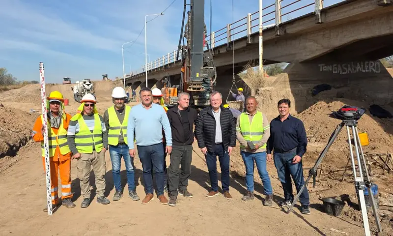 Se comenzaron a construir los PILOTES de la obra de ensanche de los 3 puentes ubicados sobre RP 4 (tramo Elisa – San Cristóbal)