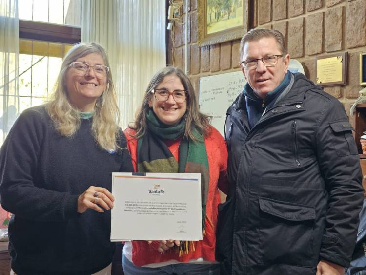 Borla entregó aportes a establecimientos educativos del dpto. San Justo