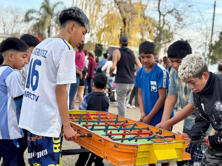 Las “Siestas Divertidas” llegaron a la Plaza 12 de Septiembre: tardes de juego, cultura y encuentro