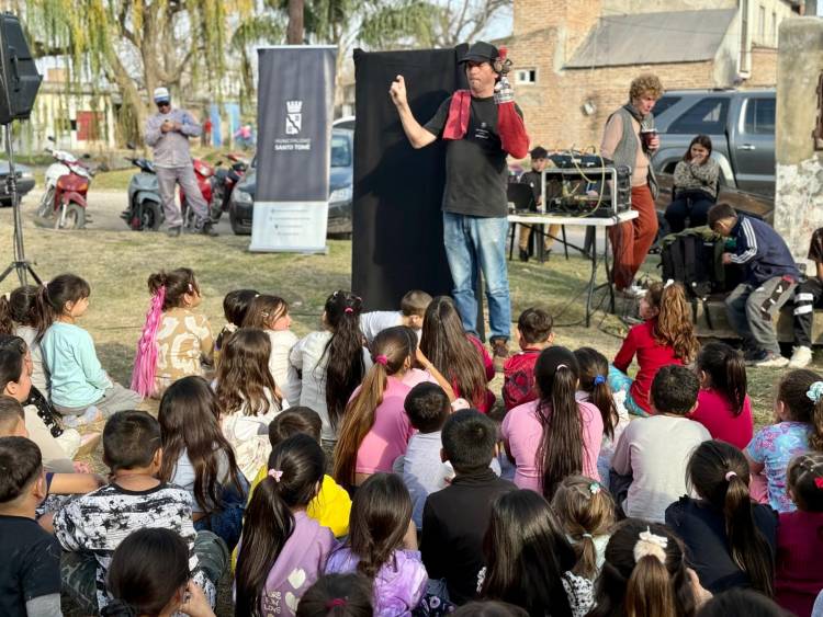 Las “Siestas Divertidas” llegaron a la Plaza 12 de Septiembre: tardes de juego, cultura y encuentro