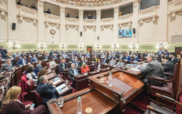 Cuarto intermedio de la Convención hasta las 20