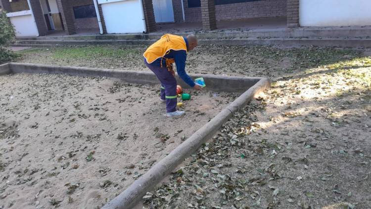 La Municipalidad de Santo Tomé Refuerza la Prevención del Dengue con Operativos de Descacharrado y Eco Escuelas Durante el Receso Escolar