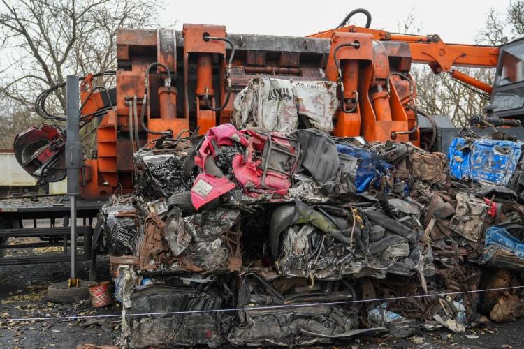 Provincia terminó con el “cementerio de autos” de La Tablada y avanza en la recuperación del espacio público