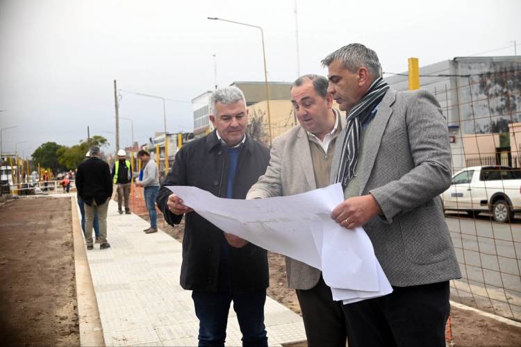 Acuerdo Capital: Poletti recorrió los avances de la obra del cantero central de Aristóbulo del Valle