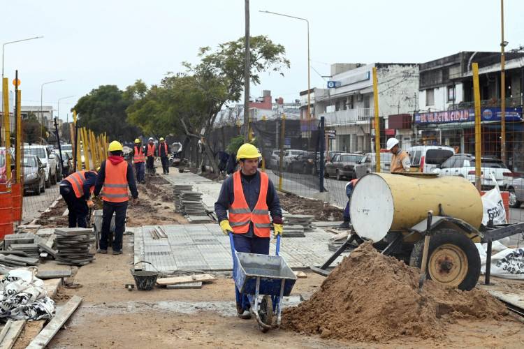 Acuerdo Capital: Poletti recorrió los avances de la obra del cantero central de Aristóbulo del Valle