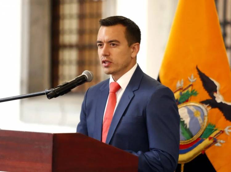 Motosierra: Ecuador anuncia la desvinculación de 5.000 funcionarios públicos y fusión de ministerios