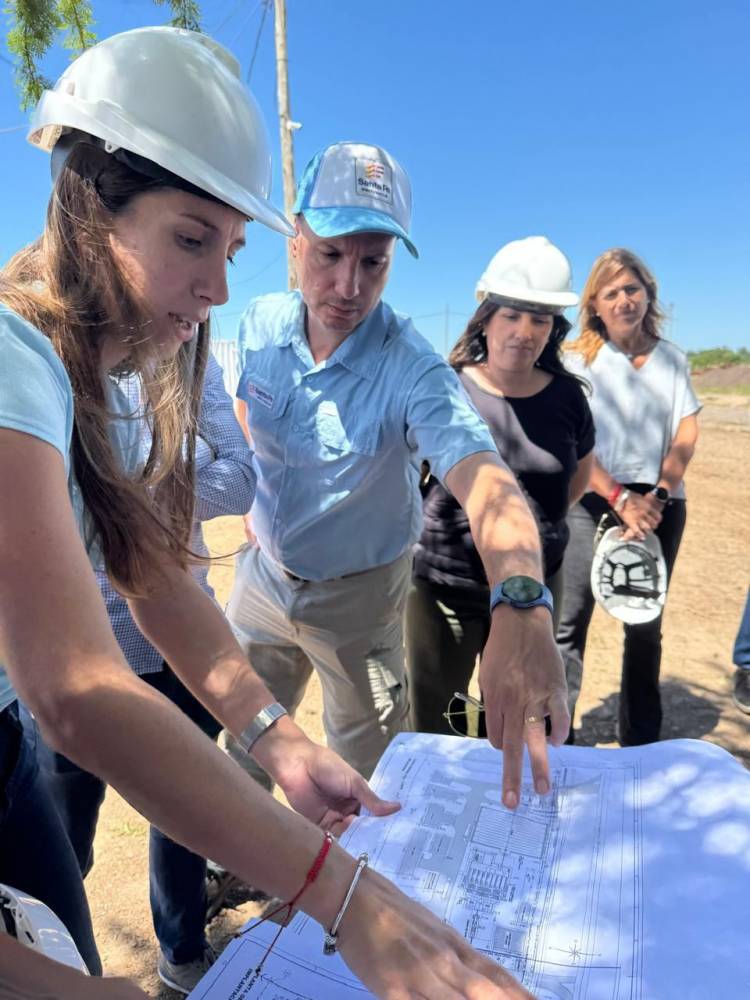 Enrico detalló los avances de los acueductos que llevarán agua potable a miles de santafesinos