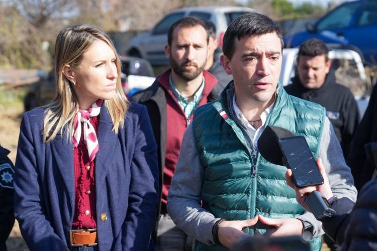 Comenzó una nueva etapa del plan de compactación de vehículos abandonados en depósitos policiales de Santa Fe