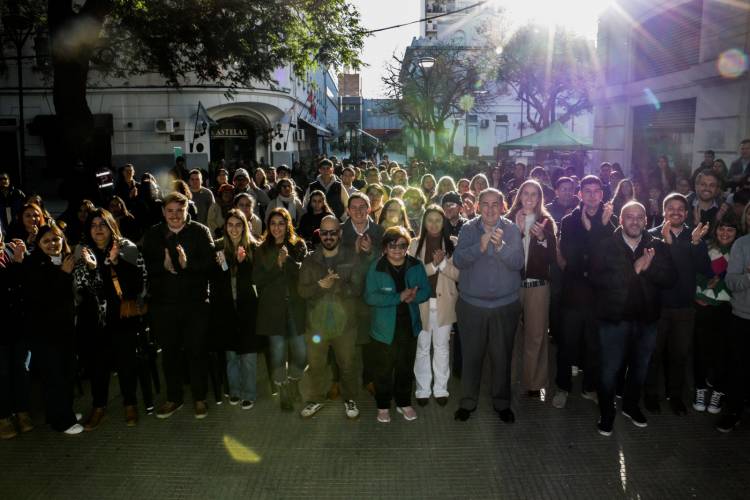 El Municipio entregó más de 800 certificados de cursos realizados en Capital Activa