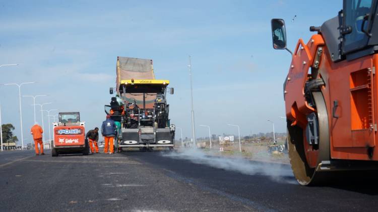 Enrico: “Promediamos ya el 35 ? la obra del Tercer Carril de la autopista y proyectamos concluirla a mediados de 2026”