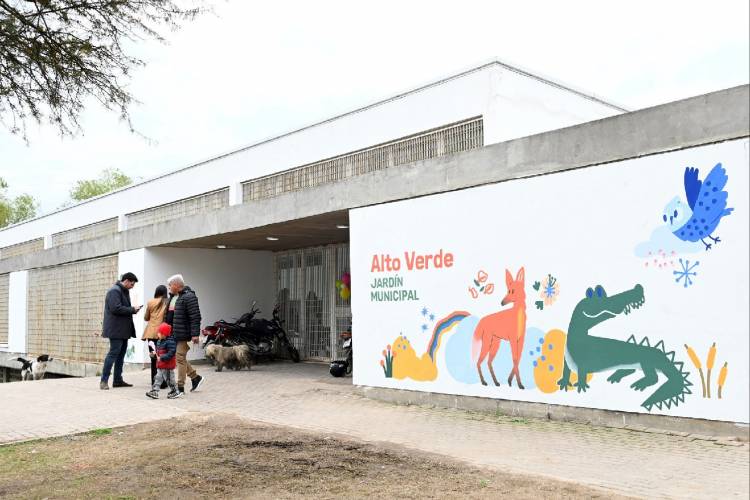 La educación municipal luce A Todo Color: los Jardines Municipales celebran su padrinazgo