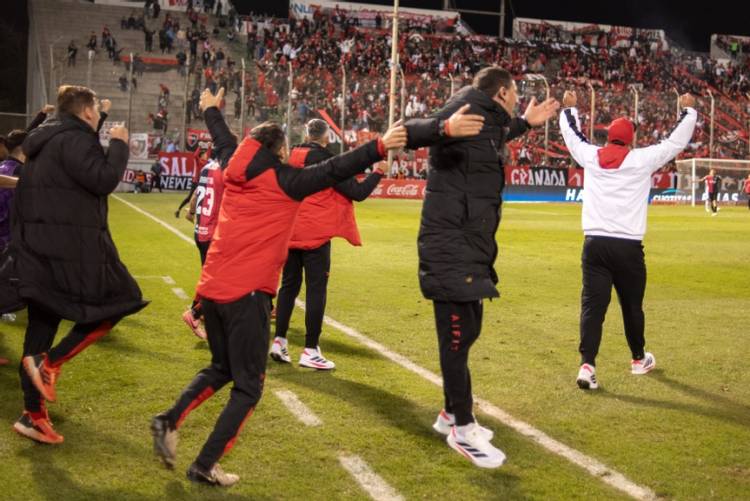 En un partidazo en Salta, Newell's dejó en el camino a Atlético Tucumán