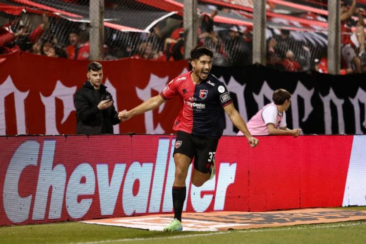 En un partidazo en Salta, Newell's dejó en el camino a Atlético Tucumán