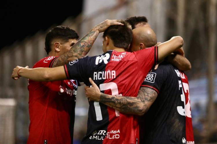 En un partidazo en Salta, Newell's dejó en el camino a Atlético Tucumán