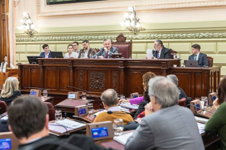 La Convención Reformadora modificó su reglamento interno para regular los dictámenes de comisión