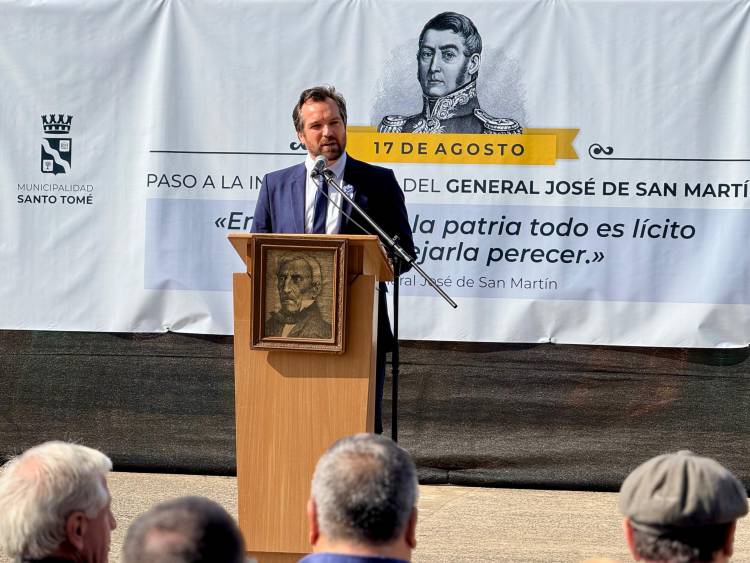 Homenaje al General San Martín en la ciudad de Santo Tomé