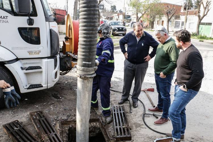 Alerta meteorológica: Poletti recorrió las tareas preventivas en distintos puntos de la ciudad