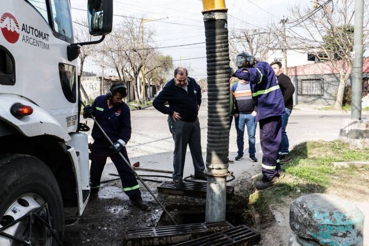 Alerta meteorológica: Poletti recorrió las tareas preventivas en distintos puntos de la ciudad