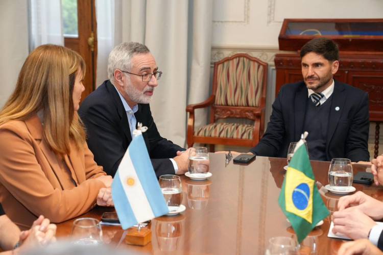 Pullaro recibió al embajador de Brasil en la Argentina
