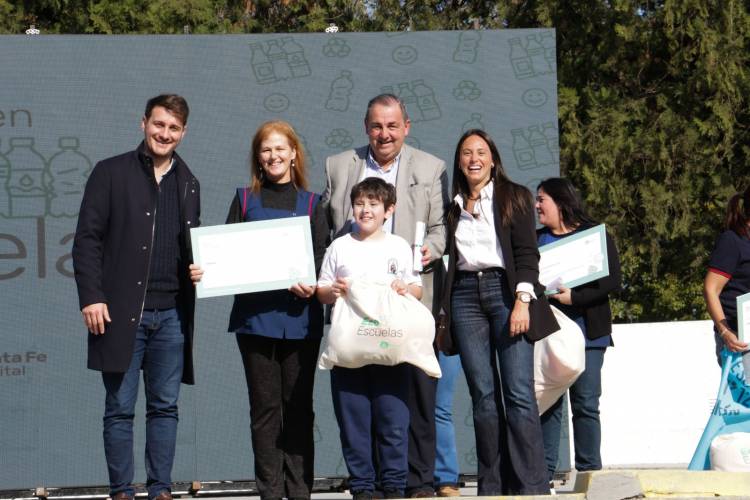 EcoEscuelas: alumnos santafesinos recolectaron más de 17 mil kilos de envases PET