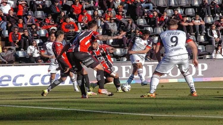 Colón y los fantasmas de siempre, ganaba y se lo empató Chaca con 9