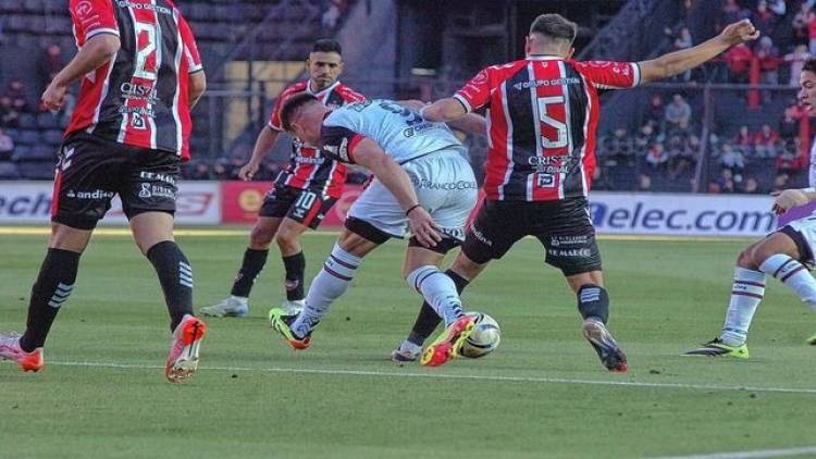 Colón y los fantasmas de siempre, ganaba y se lo empató Chaca con 9