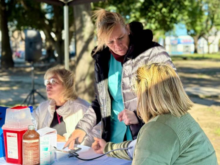 Santo Tomé vivió la primera Expo Salud 2025 en Plaza Libertad