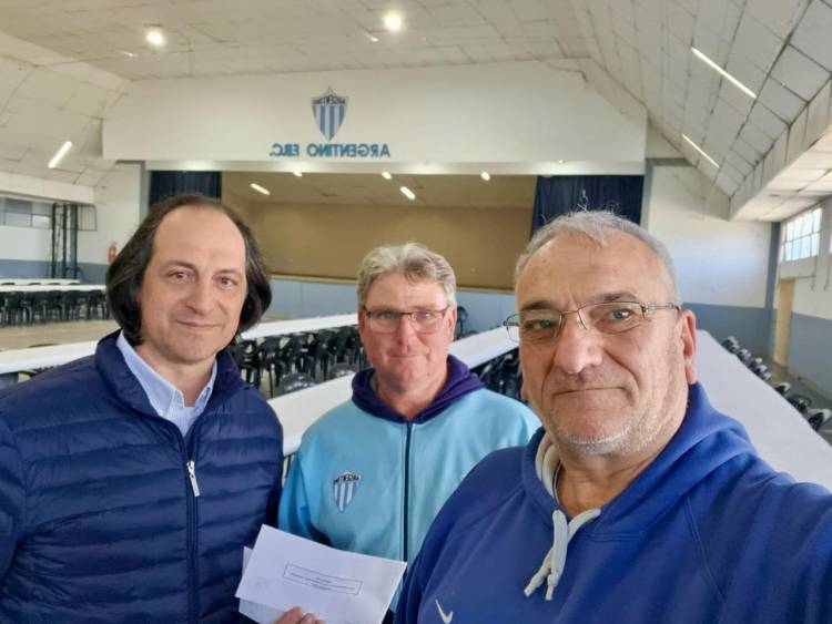 Calvo visitó el club Argentino de Humberto Primo