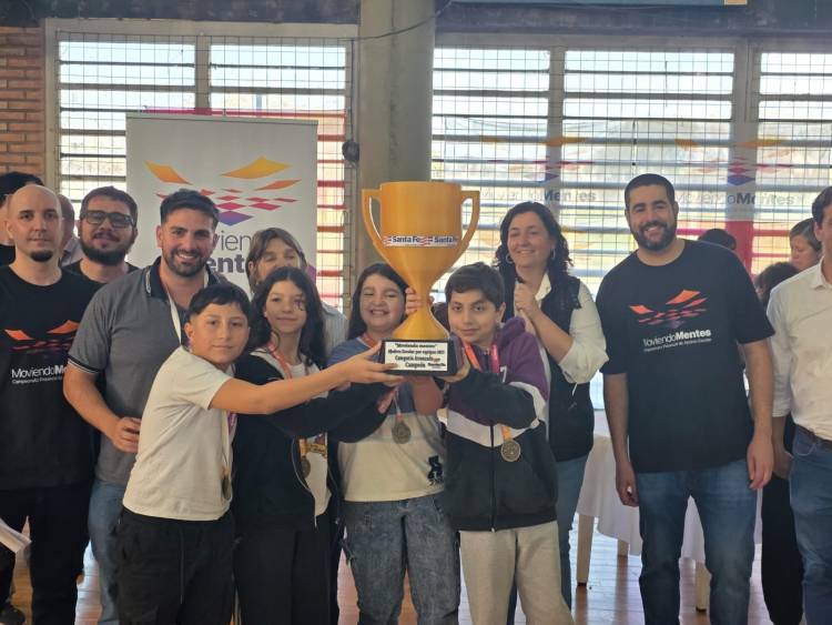 Moviendo Mentes: Más de 160 estudiantes disputaron la final provincial de ajedrez escolar por equipos de nivel primario