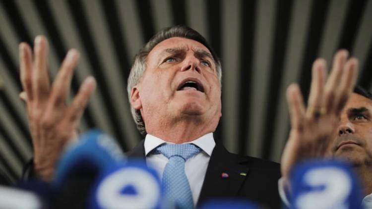 Ordenan vigilancia presencial para Bolsonaro antes del juicio por intento de golpe