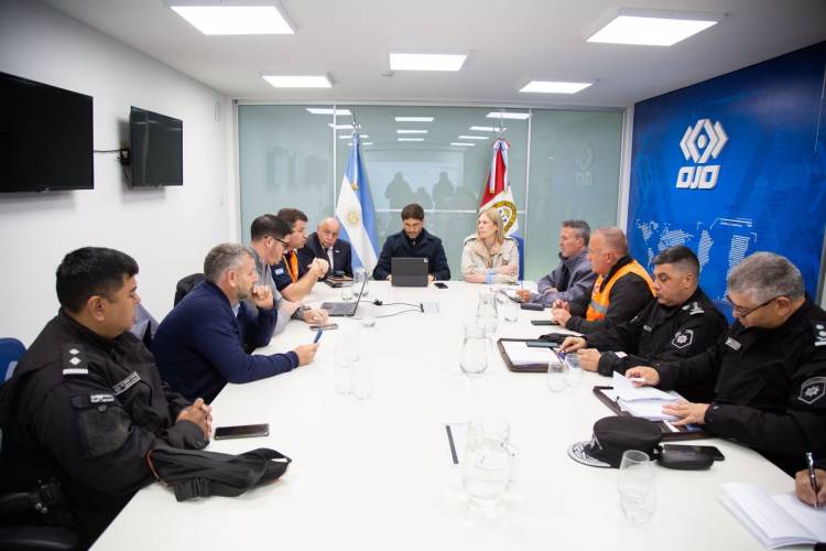 Pullaro encabeza la reunión del Comité Operativo Provincial tras las intensas lluvias