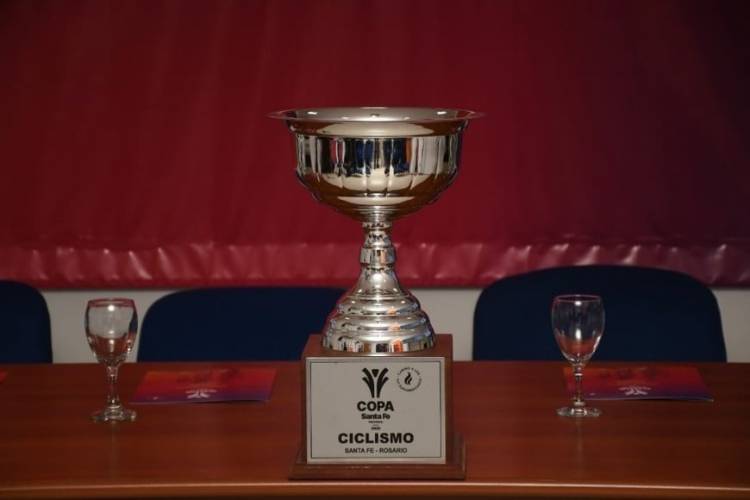 Histórico: reeditan la carrera ciclista Rosario- Santa Fe
